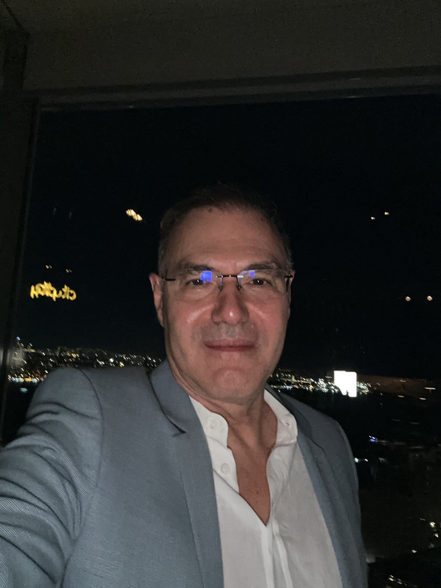 Prof.	Mauro	Fernandes Pereira